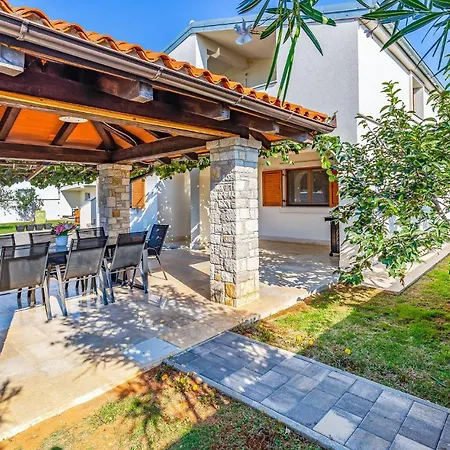 Holiday home Awesome In With Wifi Medulin