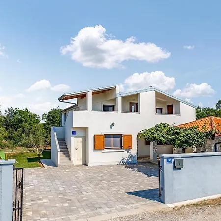 Holiday home Awesome In With Wifi Medulin